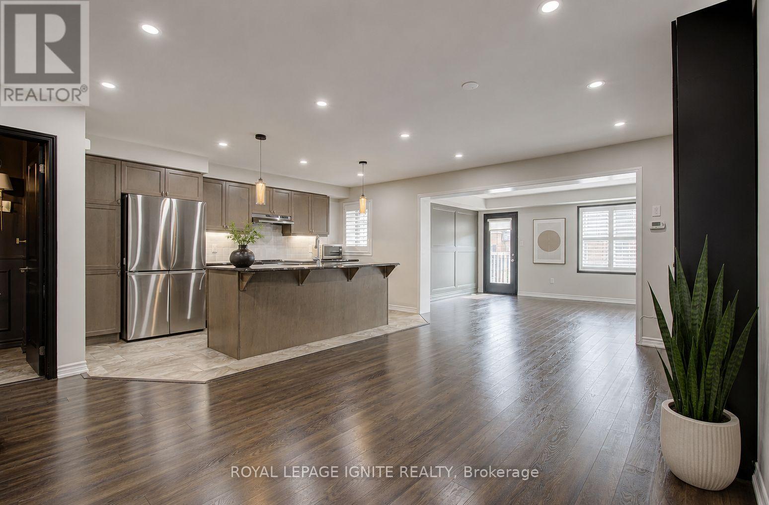 3061 Harebell Gate, Oakville, Ontario  L6M 0Y9 - Photo 4 - W13659880
