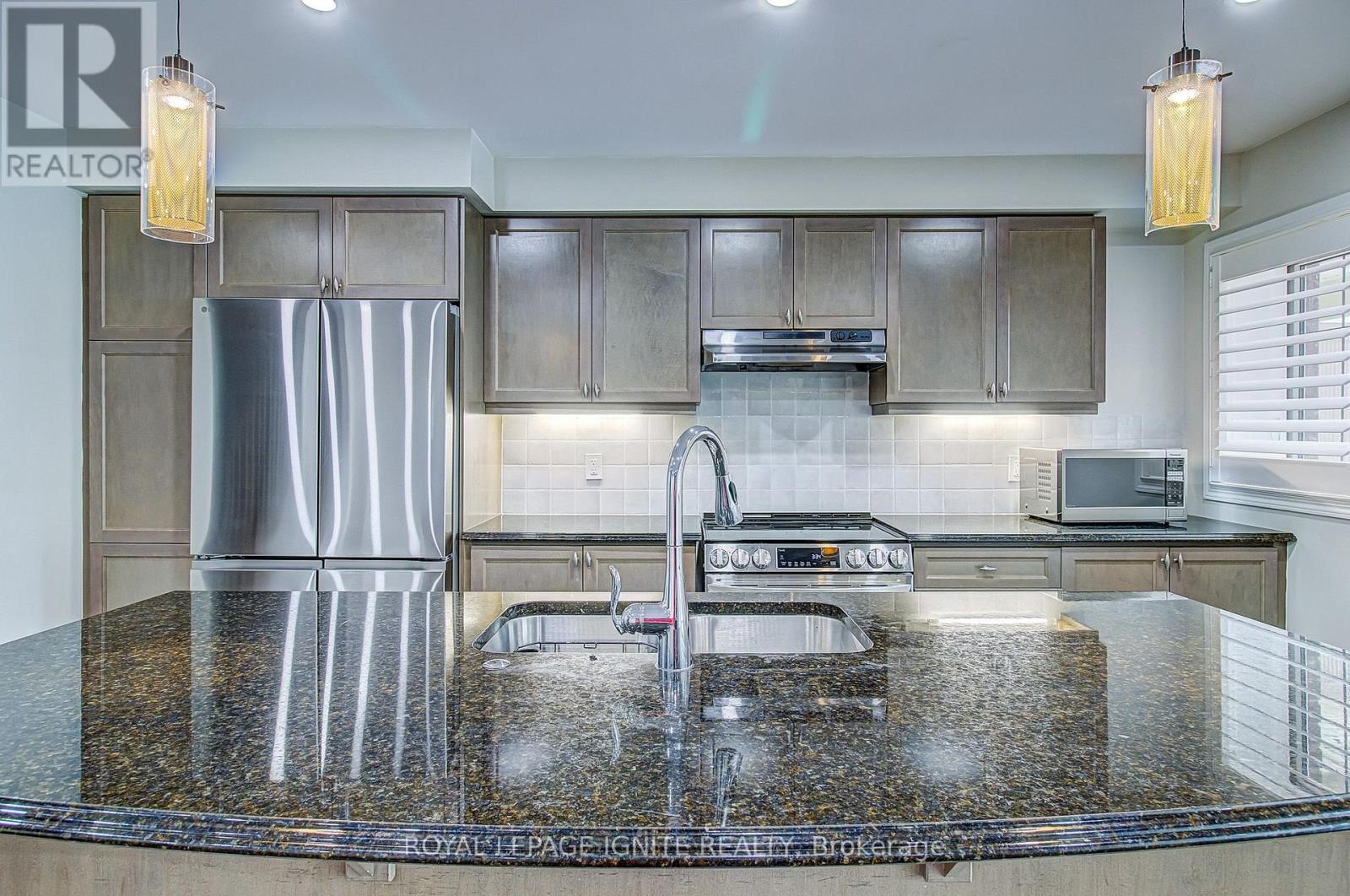 3061 Harebell Gate, Oakville, Ontario  L6M 0Y9 - Photo 6 - W13659880