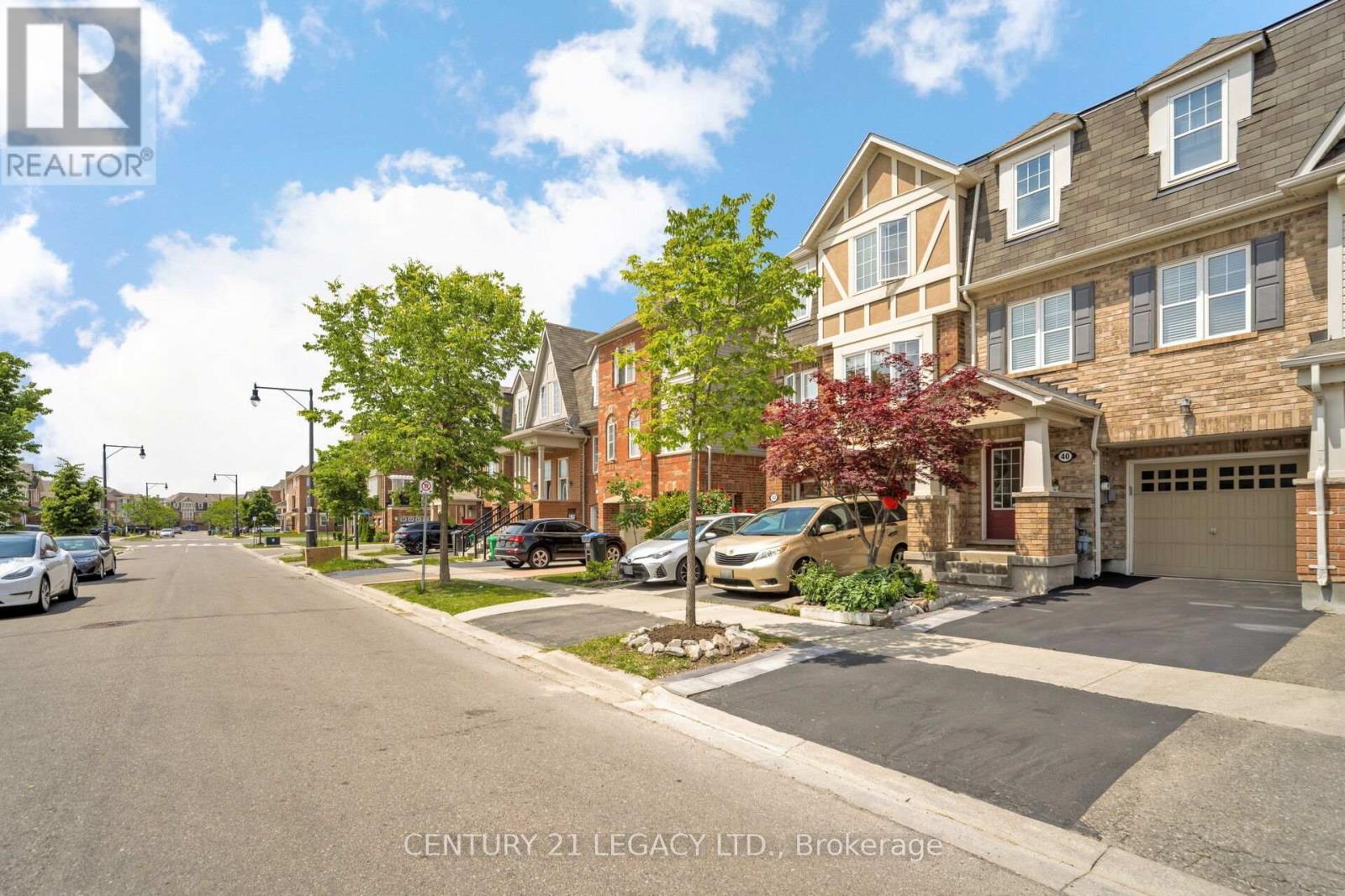 40 Donomore Drive, Brampton, Ontario  L7A 0S7 - Photo 2 - W13659890