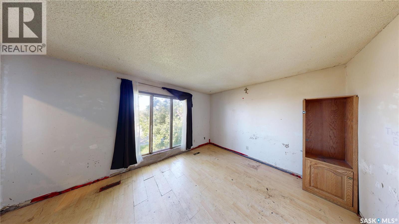 1633 Retallack Street, Regina, Saskatchewan  S4T 2J6 - Photo 2 - SK040468