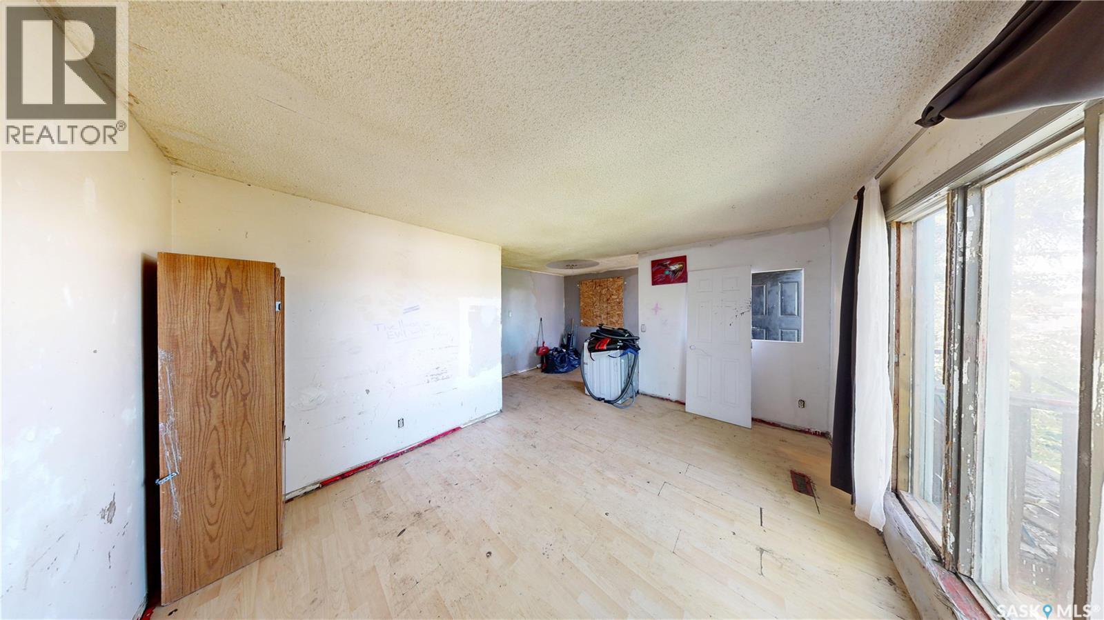 1633 Retallack Street, Regina, Saskatchewan  S4T 2J6 - Photo 3 - SK040468