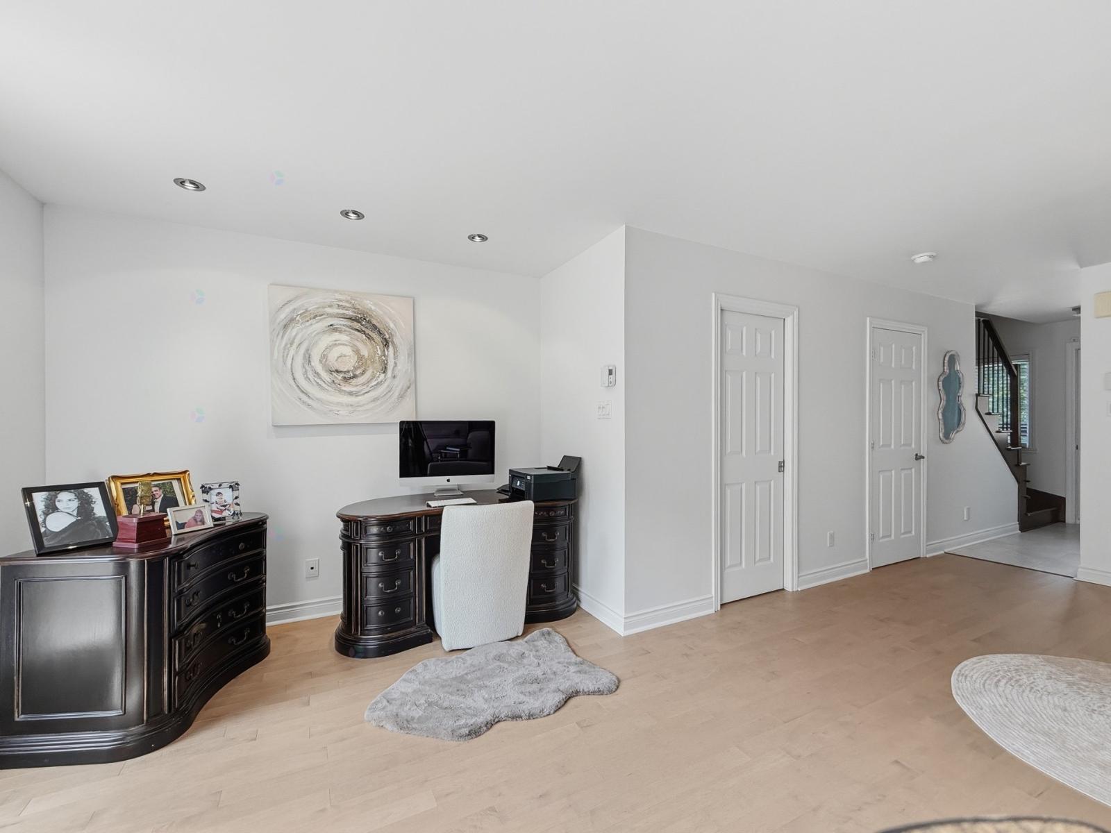 389 Rue de Cherbourg Candiac Quebec Canada J5R0L7 2