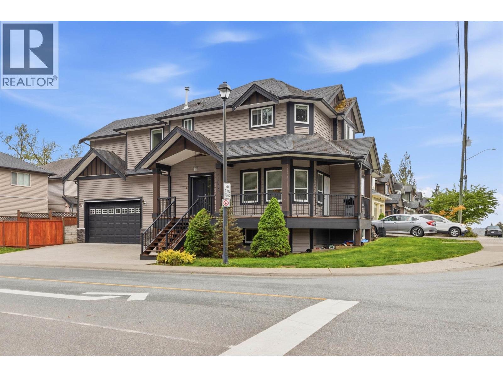 24230 104 Avenue, Maple Ridge, British Columbia  V2W 0E4 - Photo 1 - R3116296