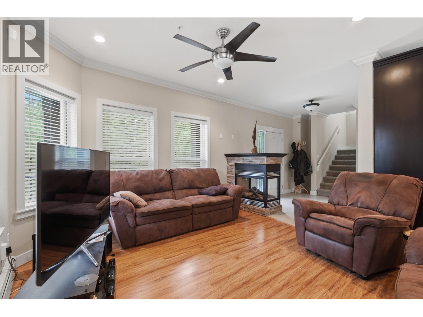 24230 104 Avenue, Maple Ridge, British Columbia  V2W 0E4 - Photo 4 - R3116296