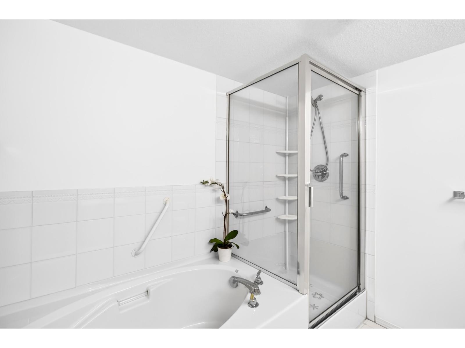 105 13888 70 Avenue, Surrey, British Columbia  V3W 0R8 - Photo 20 - R3154364