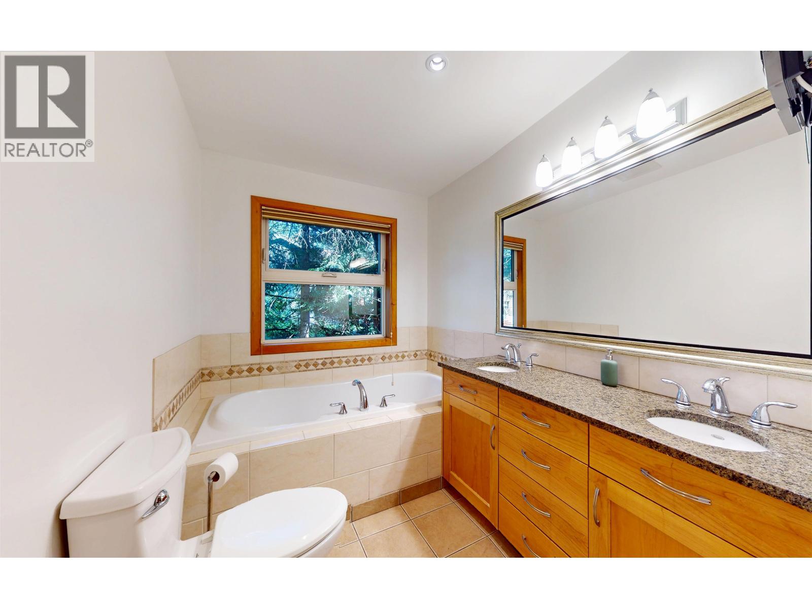 6407 Easy Street, Whistler, British Columbia V8E 0C5 - Photo 13 - R3154381