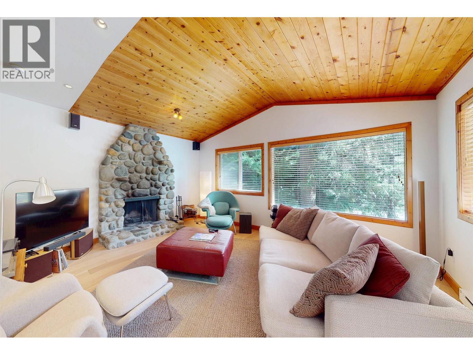 6407 Easy Street, Whistler, British Columbia V8E 0C5 - Photo 22 - R3154381