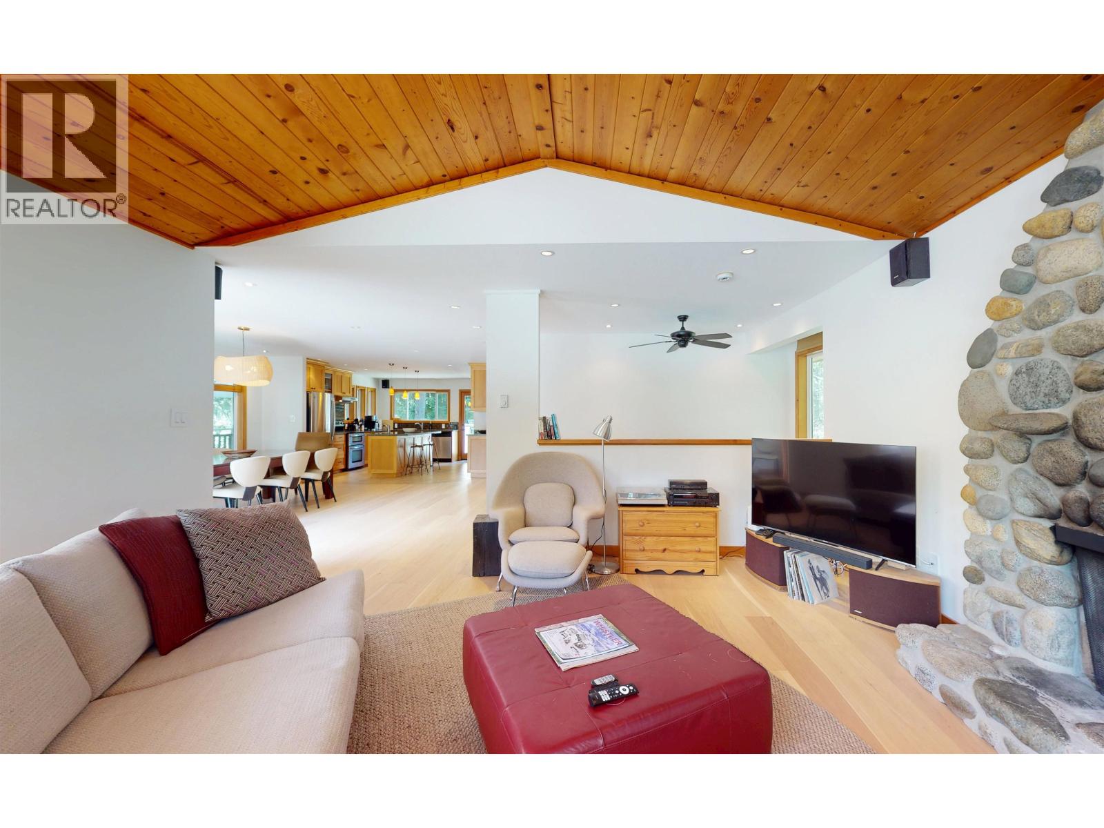6407 Easy Street, Whistler, British Columbia V8E 0C5 - Photo 24 - R3154381