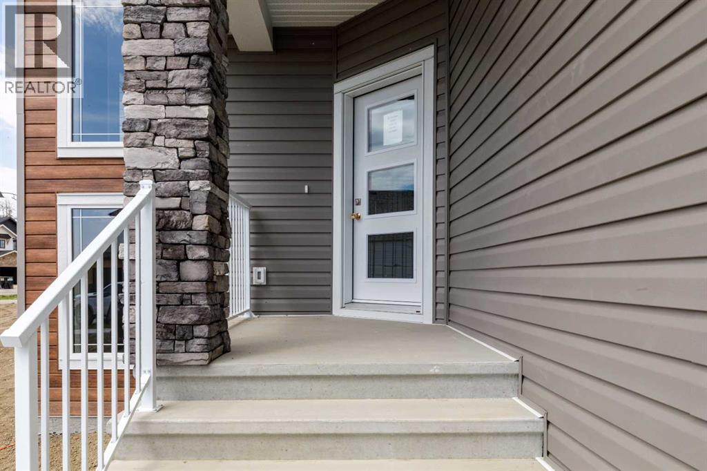 52 Everson Close, Red Deer, Alberta  T4P 3H8 - Photo 2 - A2303311