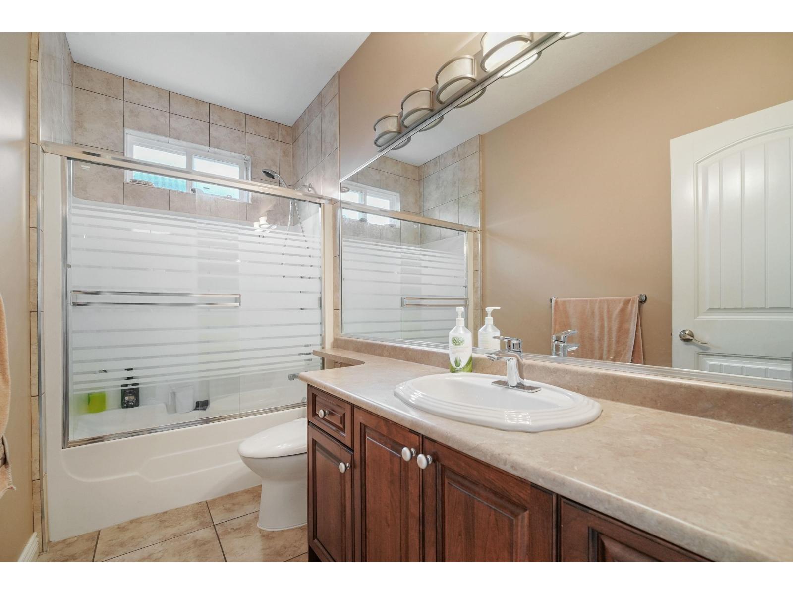 8032 Melburn Drive, Mission, British Columbia  V2V 2B6 - Photo 18 - R3154032