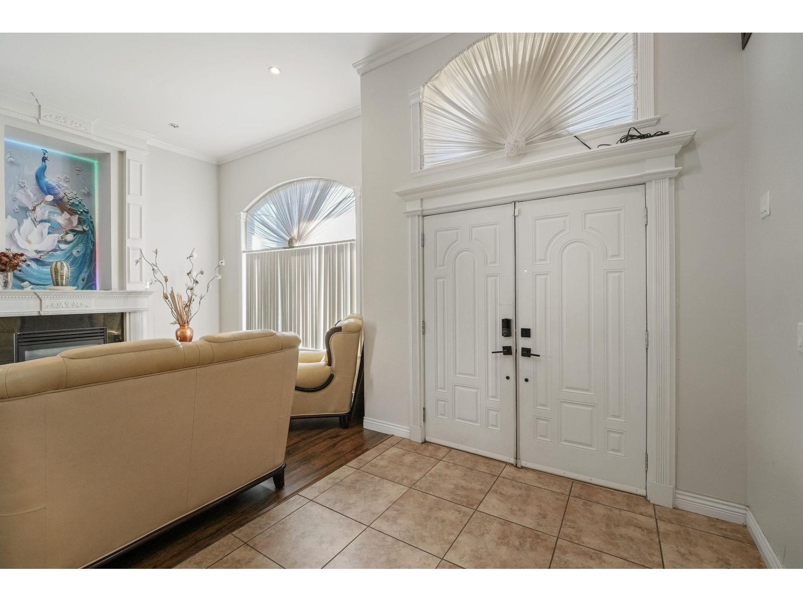 8032 Melburn Drive, Mission, British Columbia  V2V 2B6 - Photo 4 - R3154032