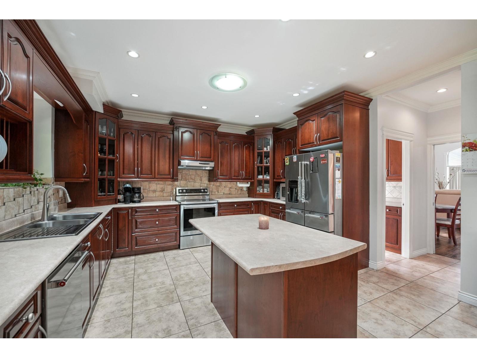 8032 Melburn Drive, Mission, British Columbia  V2V 2B6 - Photo 10 - R3154032