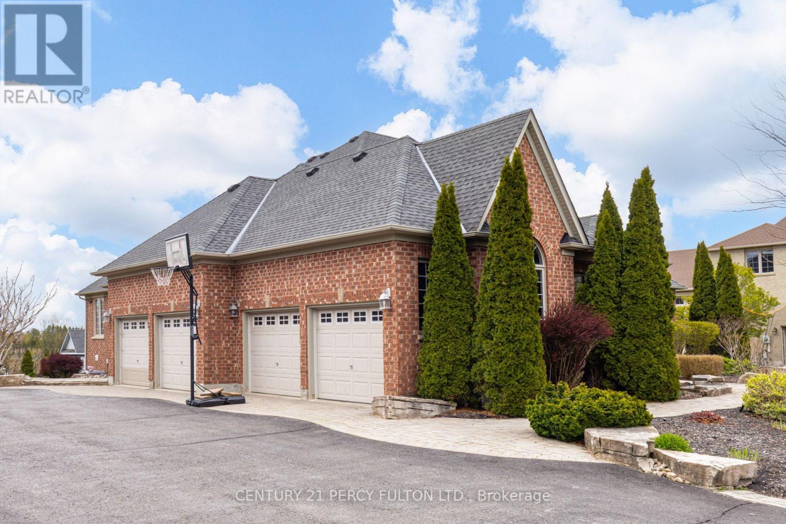 19 Wilson House Drive, Whitby, Ontario  L0B 1A0 - Photo 4 - E13659920