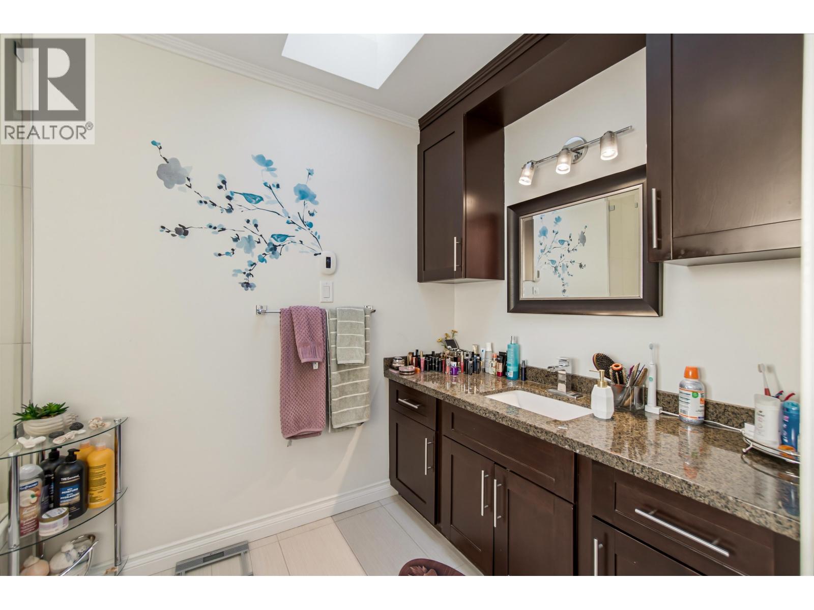 212 W Balmoral Road, North Vancouver, British Columbia  V7N 2T8 - Photo 34 - R3153378