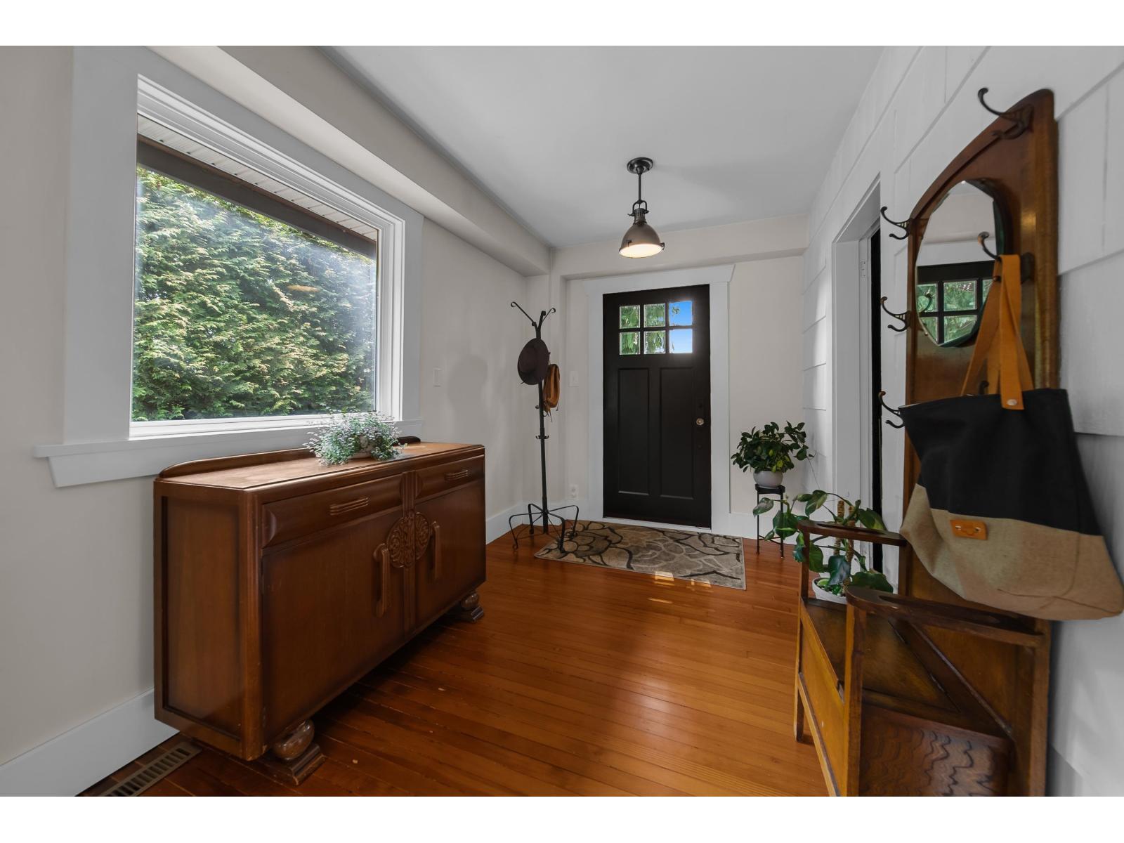 511 176 Street, Surrey, British Columbia  V3Z 9S6 - Photo 3 - R3154344