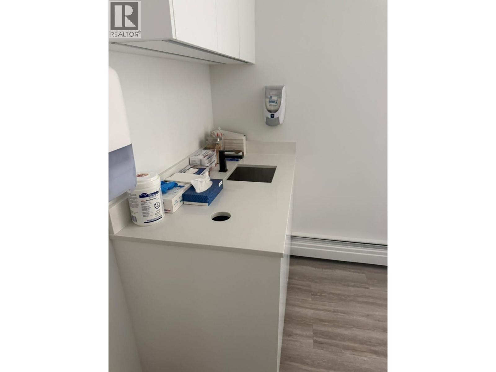 150 145 W 17th Street, North Vancouver, British Columbia  V7M 3G4 - Photo 10 - C8080313