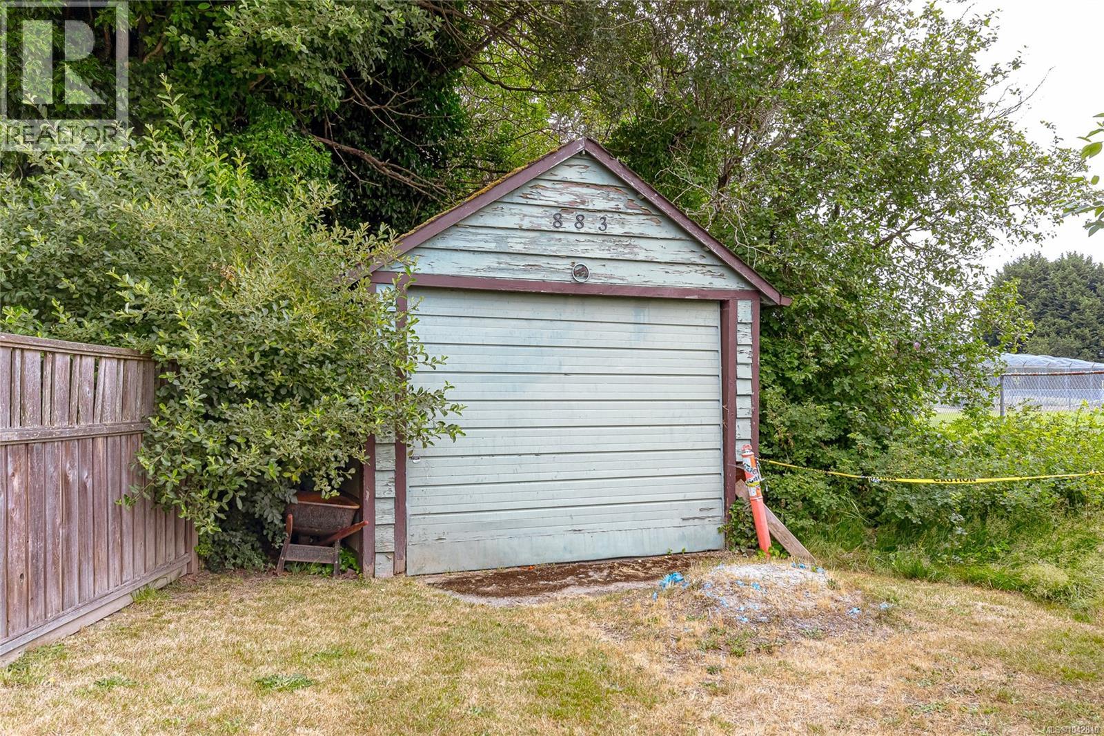 883 Lampson St, Esquimalt, British Columbia  V9A 6B6 - Photo 36 - 1042810