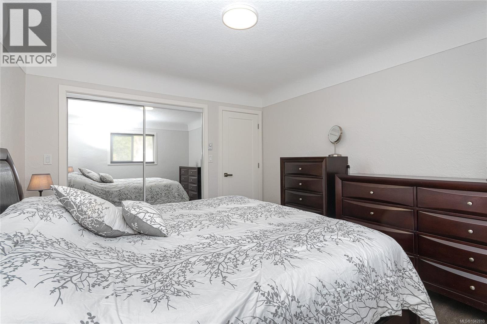 883 Lampson St, Esquimalt, British Columbia  V9A 6B6 - Photo 22 - 1042810