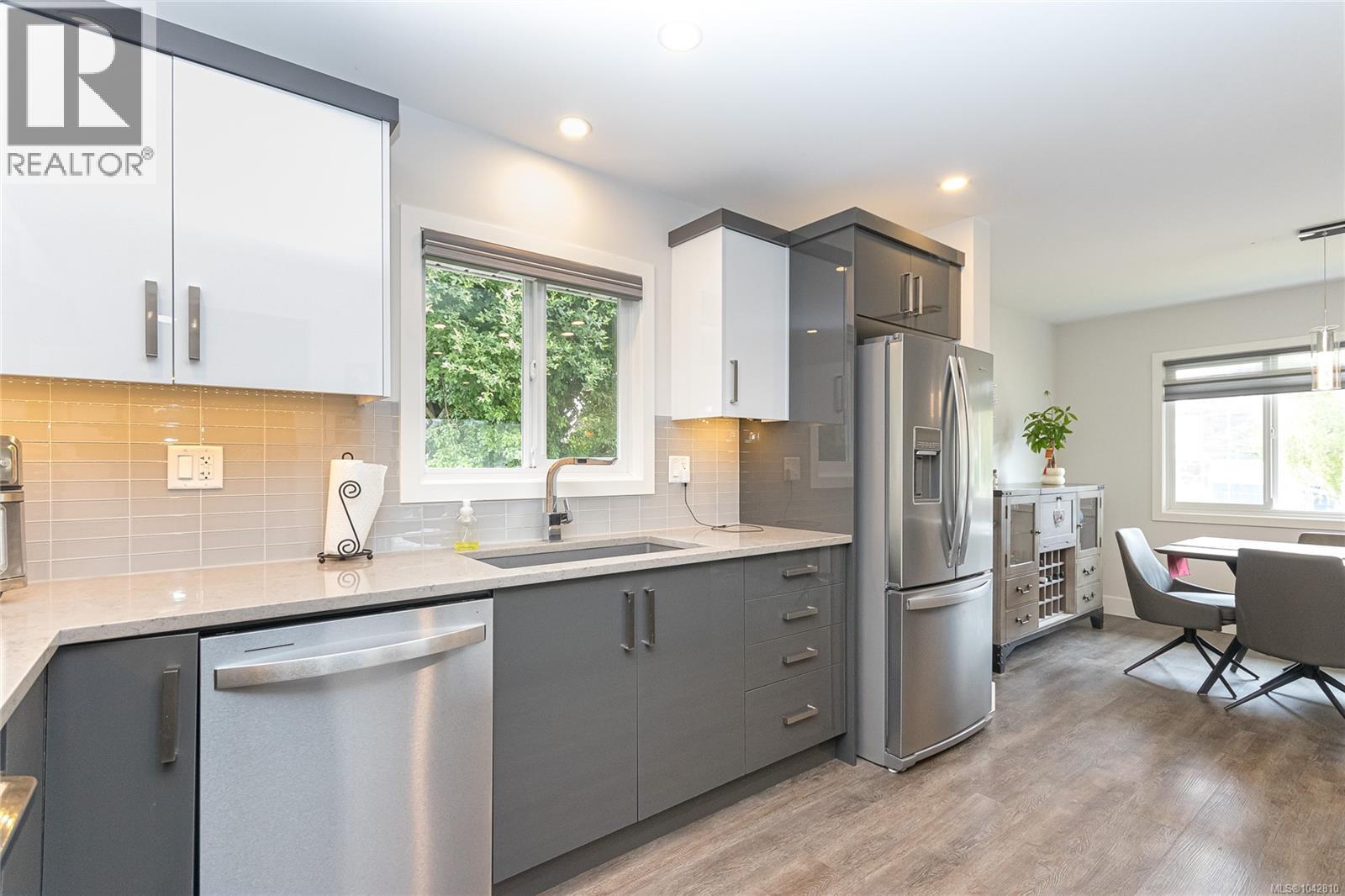 883 Lampson St, Esquimalt, British Columbia  V9A 6B6 - Photo 18 - 1042810