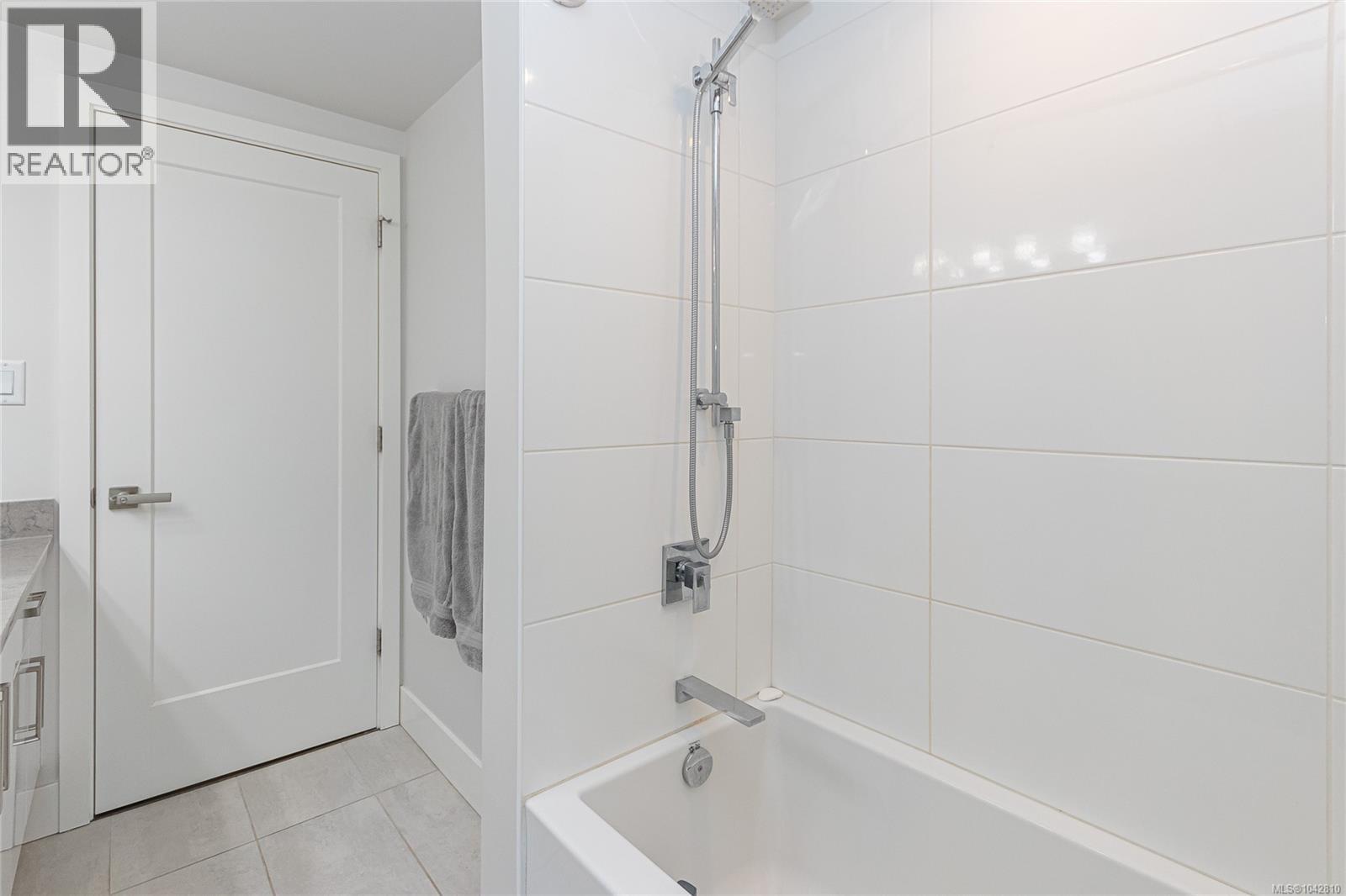 883 Lampson St, Esquimalt, British Columbia  V9A 6B6 - Photo 24 - 1042810