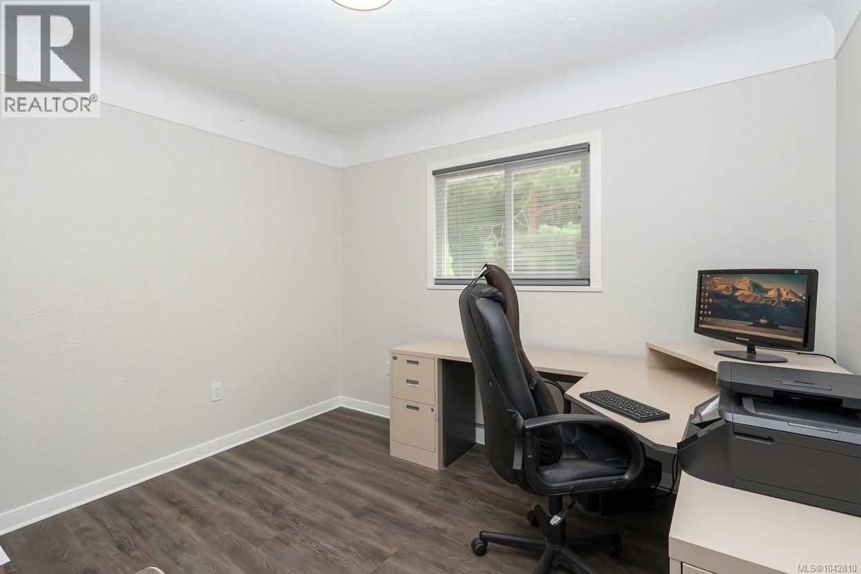 883 Lampson St, Esquimalt, British Columbia  V9A 6B6 - Photo 28 - 1042810