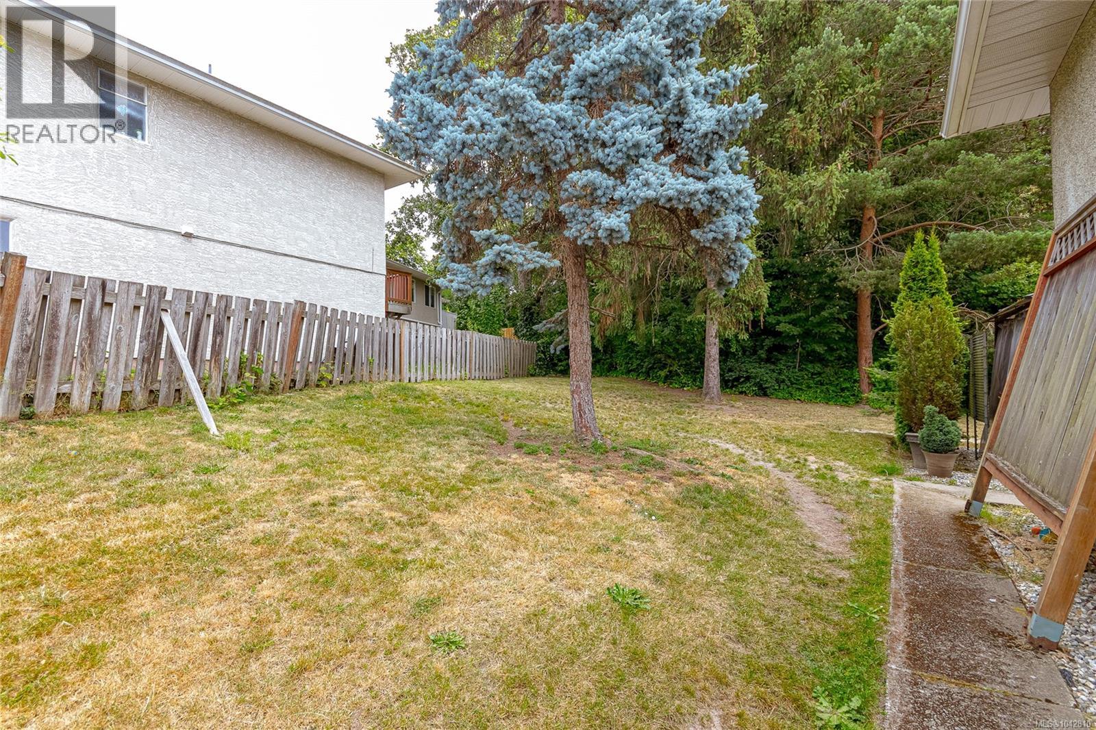 883 Lampson St, Esquimalt, British Columbia  V9A 6B6 - Photo 34 - 1042810