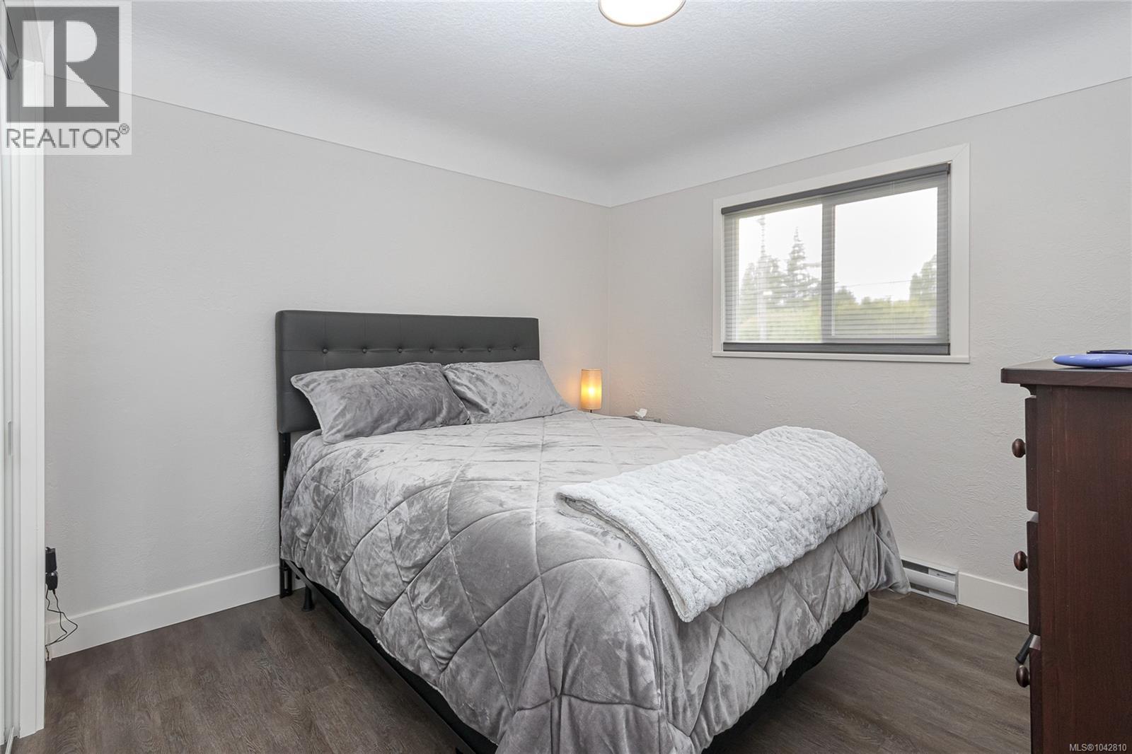 883 Lampson St, Esquimalt, British Columbia  V9A 6B6 - Photo 25 - 1042810