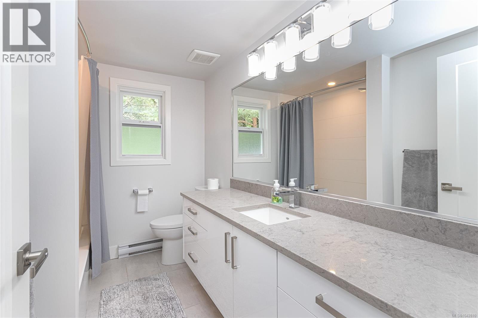 883 Lampson St, Esquimalt, British Columbia  V9A 6B6 - Photo 23 - 1042810