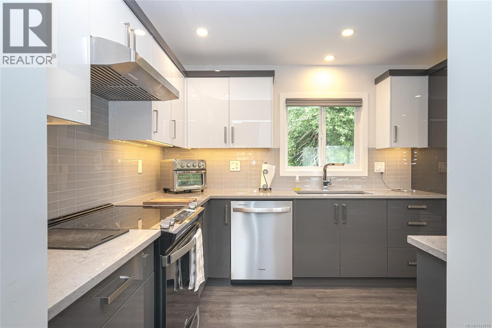883 Lampson St, Esquimalt, British Columbia  V9A 6B6 - Photo 19 - 1042810