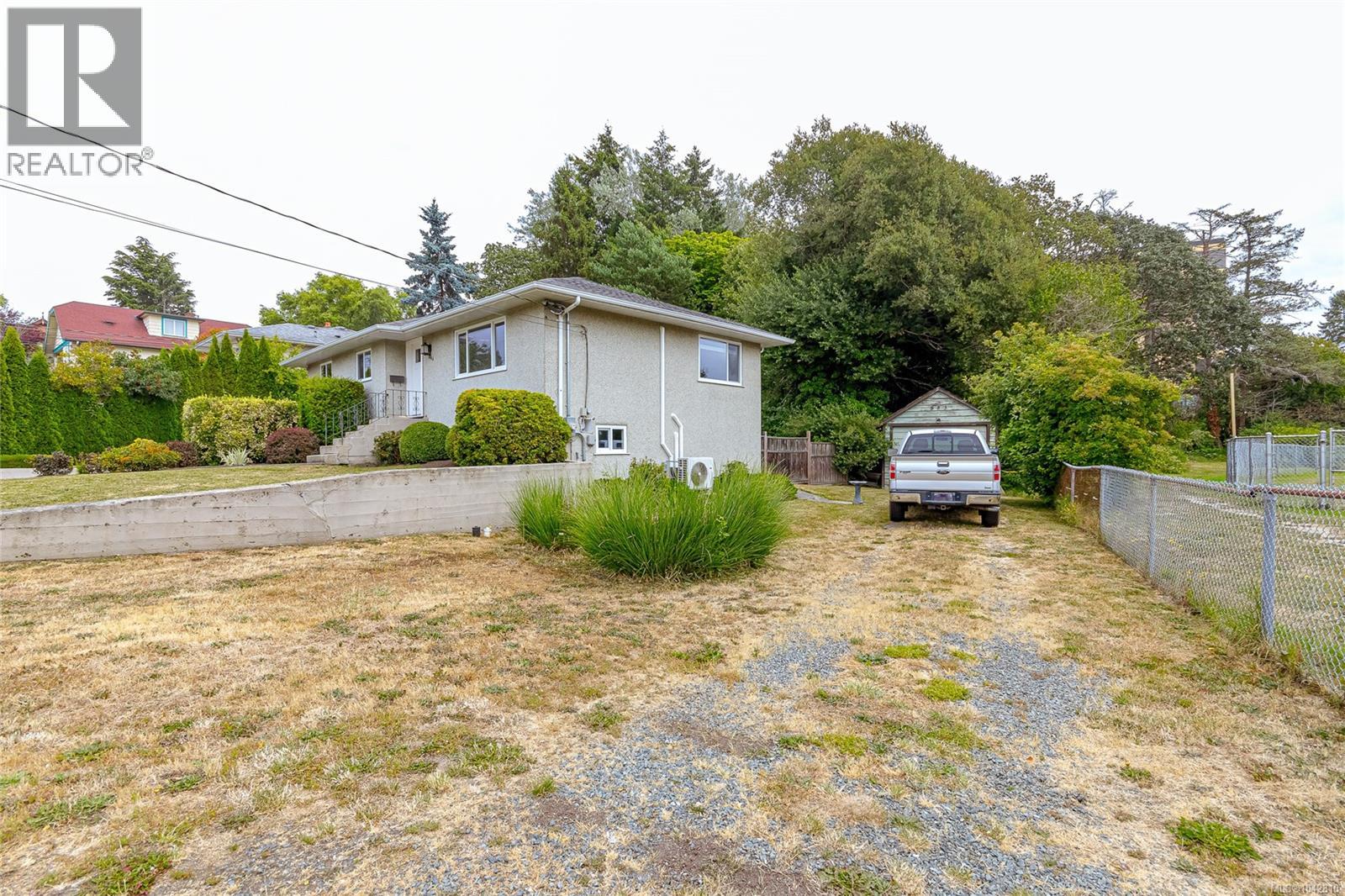 883 Lampson St, Esquimalt, British Columbia  V9A 6B6 - Photo 35 - 1042810