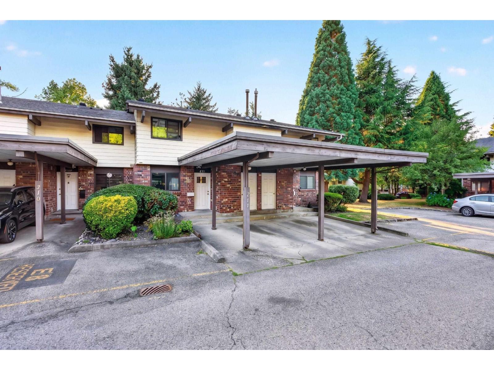 211 13931 74 AVENUE, surrey, British Columbia