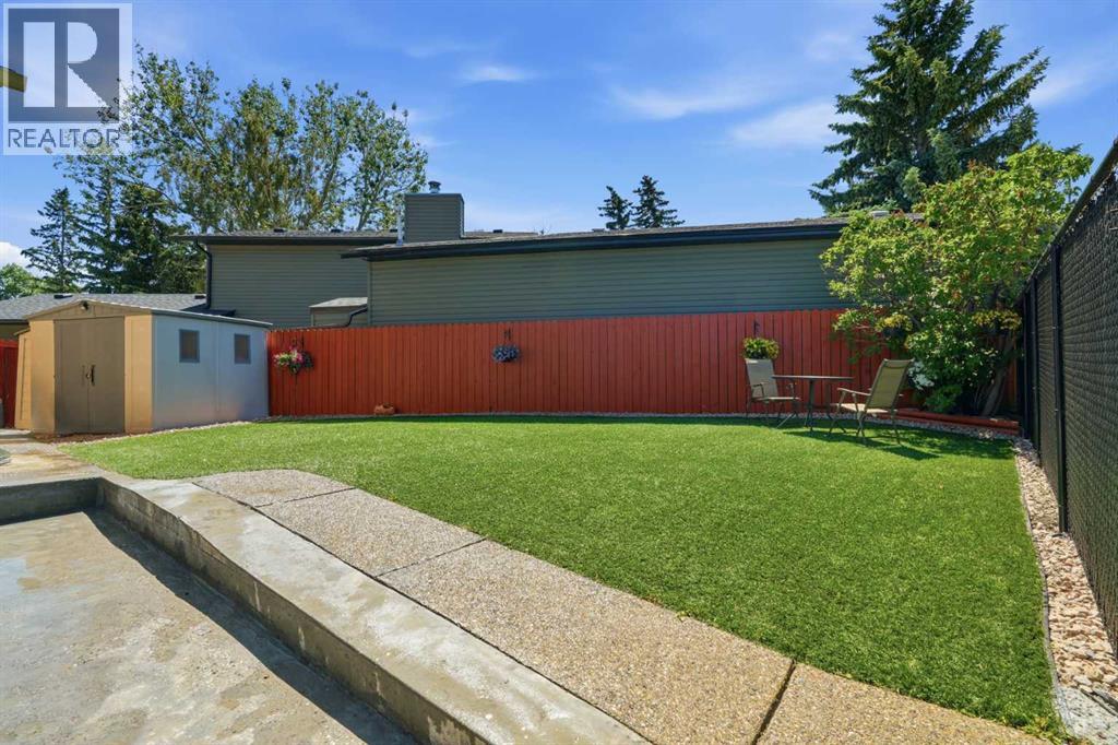 43 Beaconsfield Place NW, Calgary, Alberta  T3K 1W8 - Photo 36 - A2326961