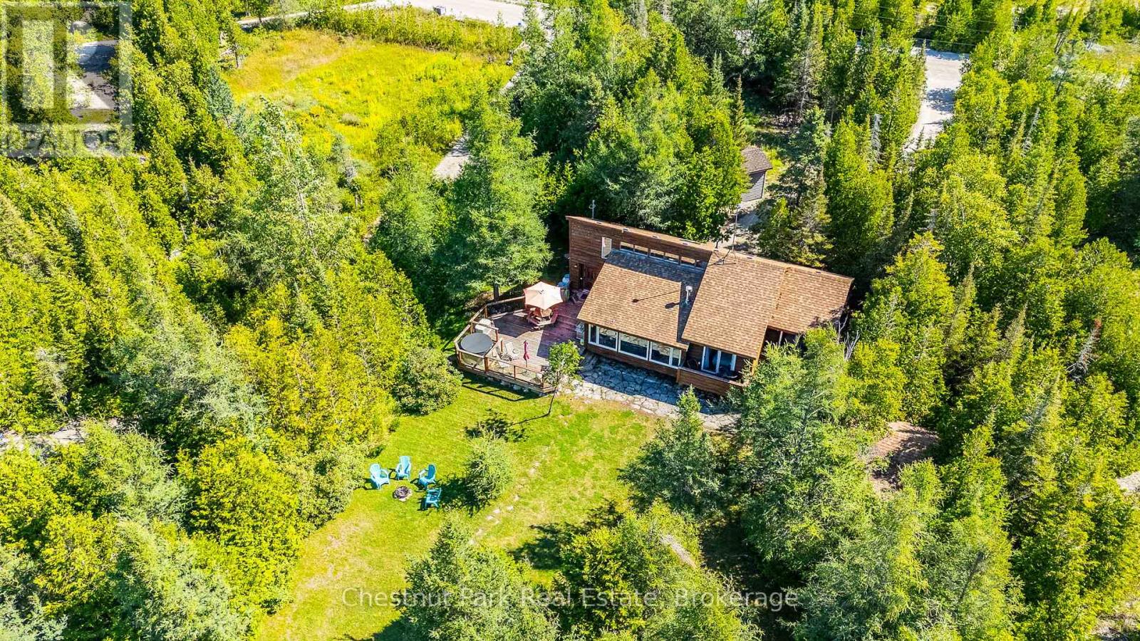 139 Huron Drive, Northern Bruce Peninsula, Ontario  N0H 2R0 - Photo 2 - X12935108