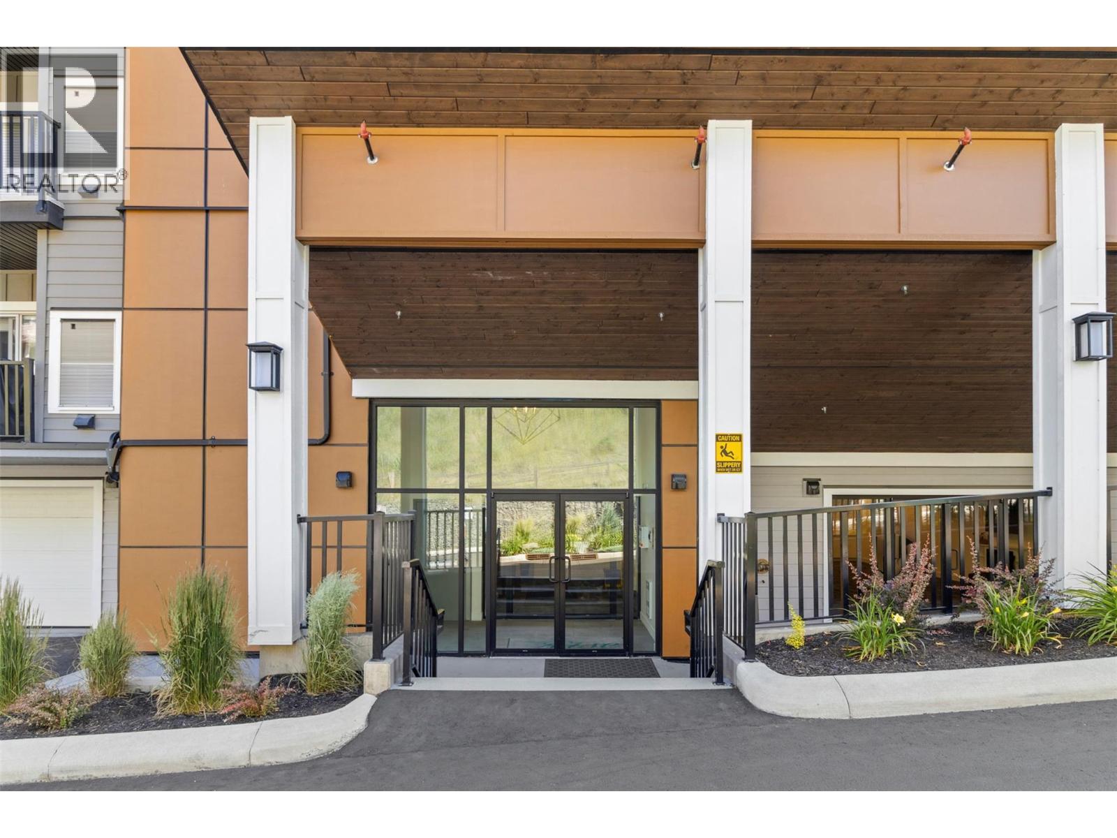 2046 Robson Place Unit# 314, Kamloops, British Columbia  V2E 0A5 - Photo 3 - 10397415