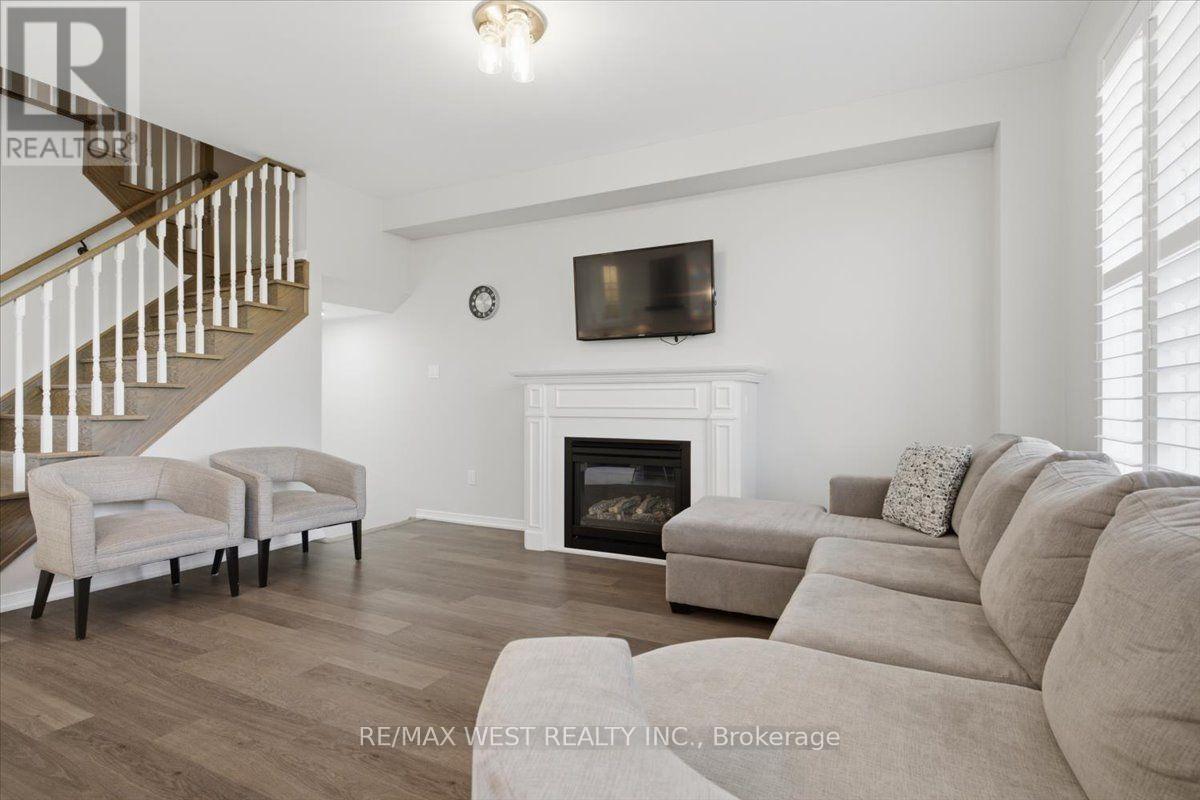 29 Stockell Crescent, Ajax, Ontario  L1T 0M4 - Photo 8 - E13659964