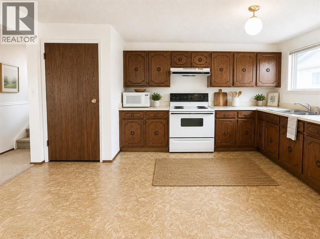 88 Castleglen Way Ne, Calgary, Alberta  T3J 1T3 - Photo 6 - A2333304