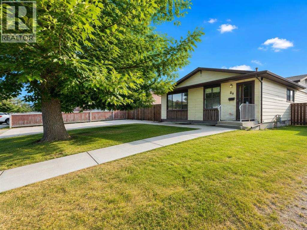 88 Castleglen Way Ne, Calgary, Alberta  T3J 1T3 - Photo 2 - A2333304