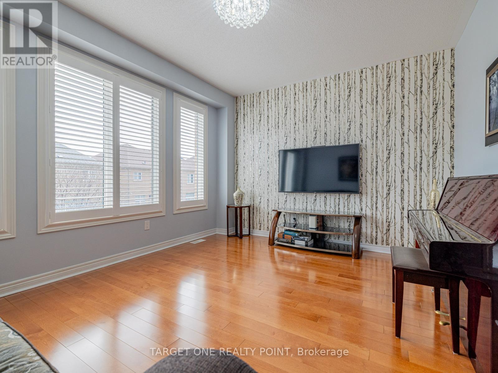 39 Riding Mountain Drive, Richmond Hill, Ontario  L4E 0V4 - Photo 10 - N13660004