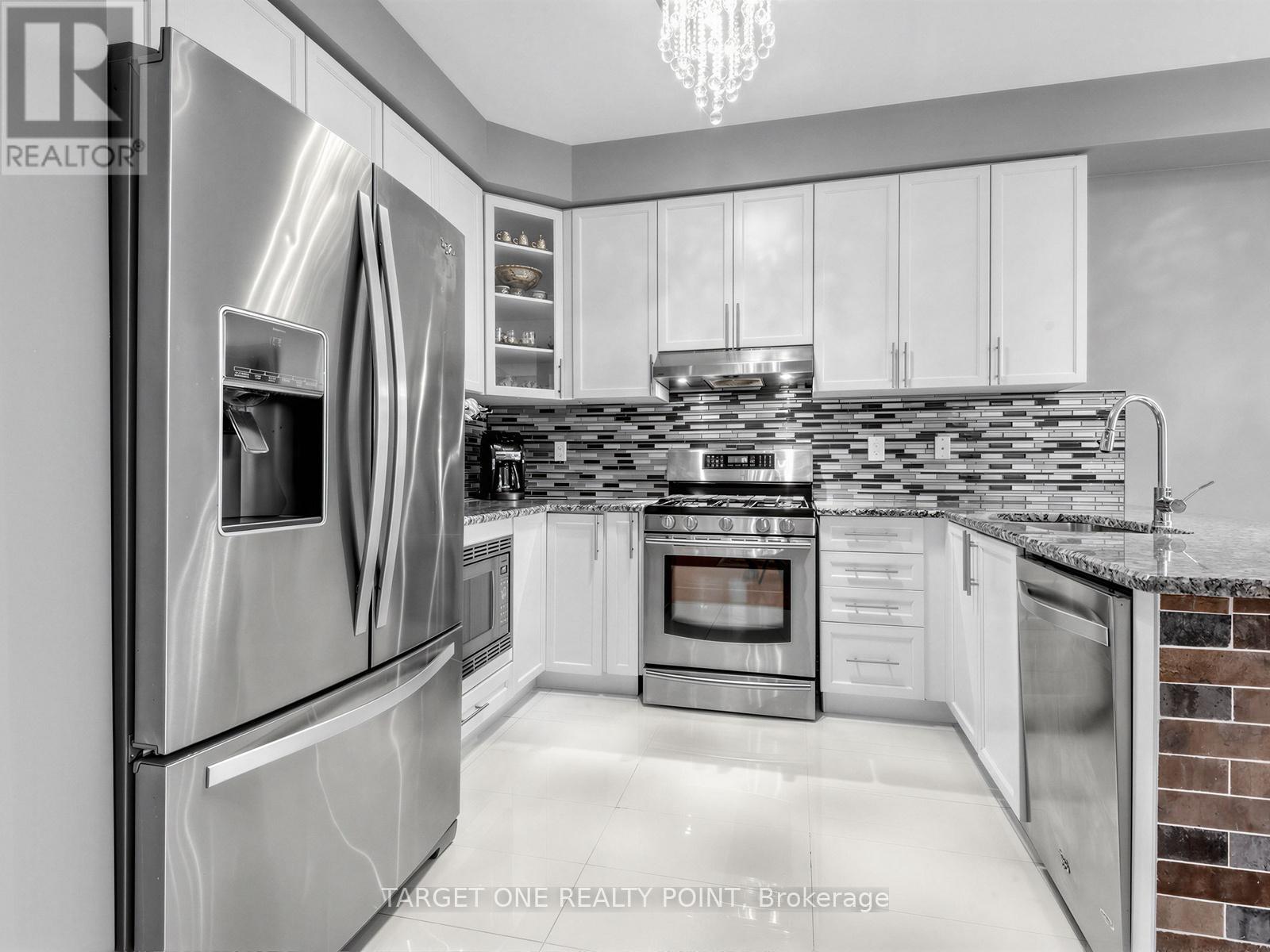 39 Riding Mountain Drive, Richmond Hill, Ontario  L4E 0V4 - Photo 16 - N13660004