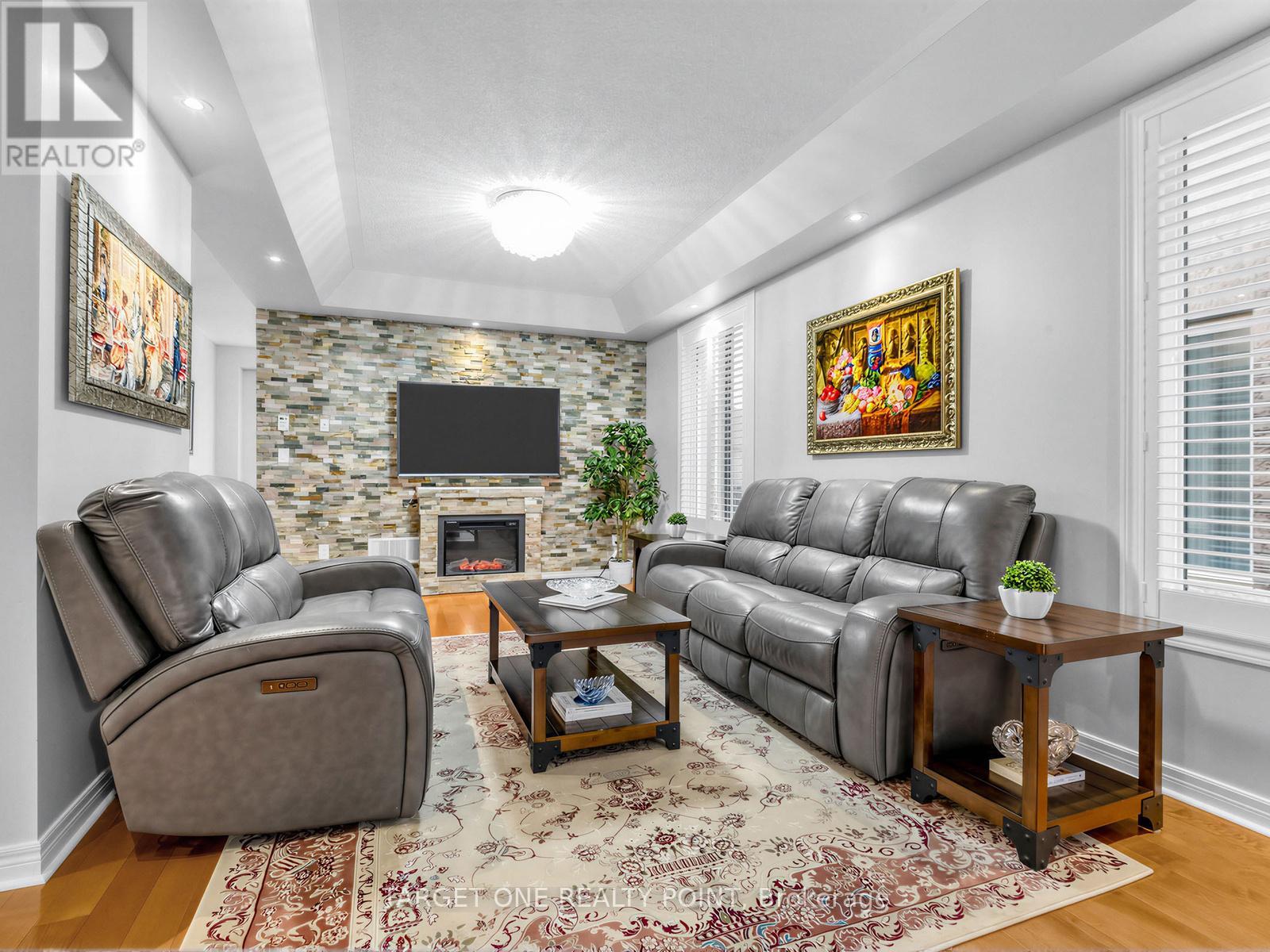 39 Riding Mountain Drive, Richmond Hill, Ontario  L4E 0V4 - Photo 6 - N13660004