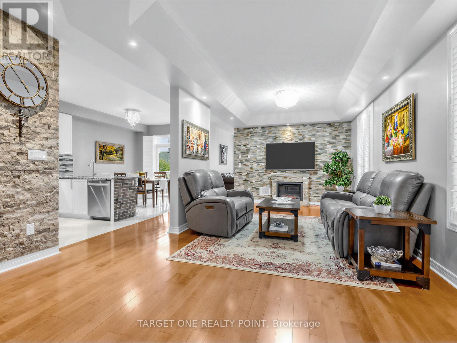 39 Riding Mountain Drive, Richmond Hill, Ontario  L4E 0V4 - Photo 8 - N13660004