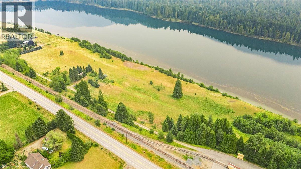1864 Highway 3a, Castlegar, British Columbia  V1N 4N6 - Photo 9 - 10397290