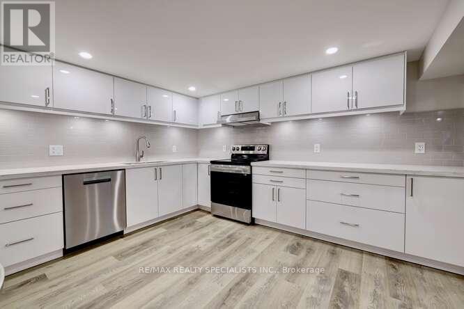 43 Firwood (Lower) Crescent, Toronto, Ontario  M9B 2V9 - Photo 10 - W13660042