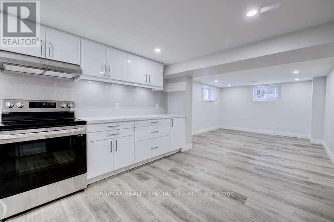 43 Firwood (Lower) Crescent, Toronto, Ontario  M9B 2V9 - Photo 12 - W13660042