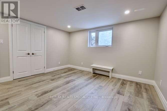 43 Firwood (Lower) Crescent, Toronto, Ontario  M9B 2V9 - Photo 14 - W13660042