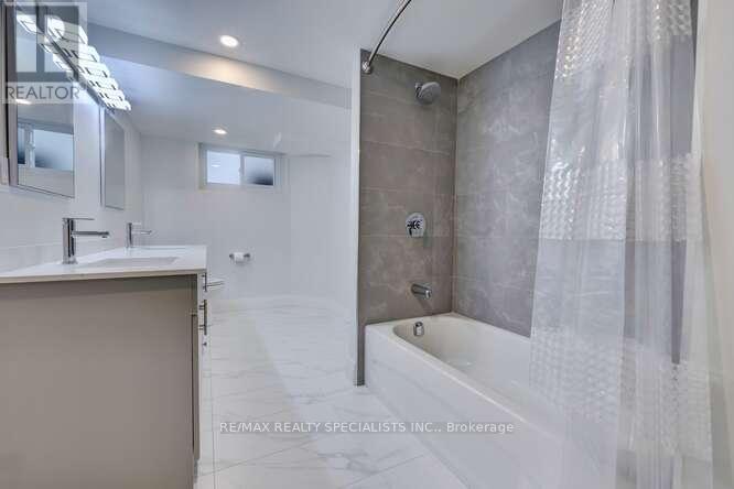 43 Firwood (Lower) Crescent, Toronto, Ontario  M9B 2V9 - Photo 15 - W13660042