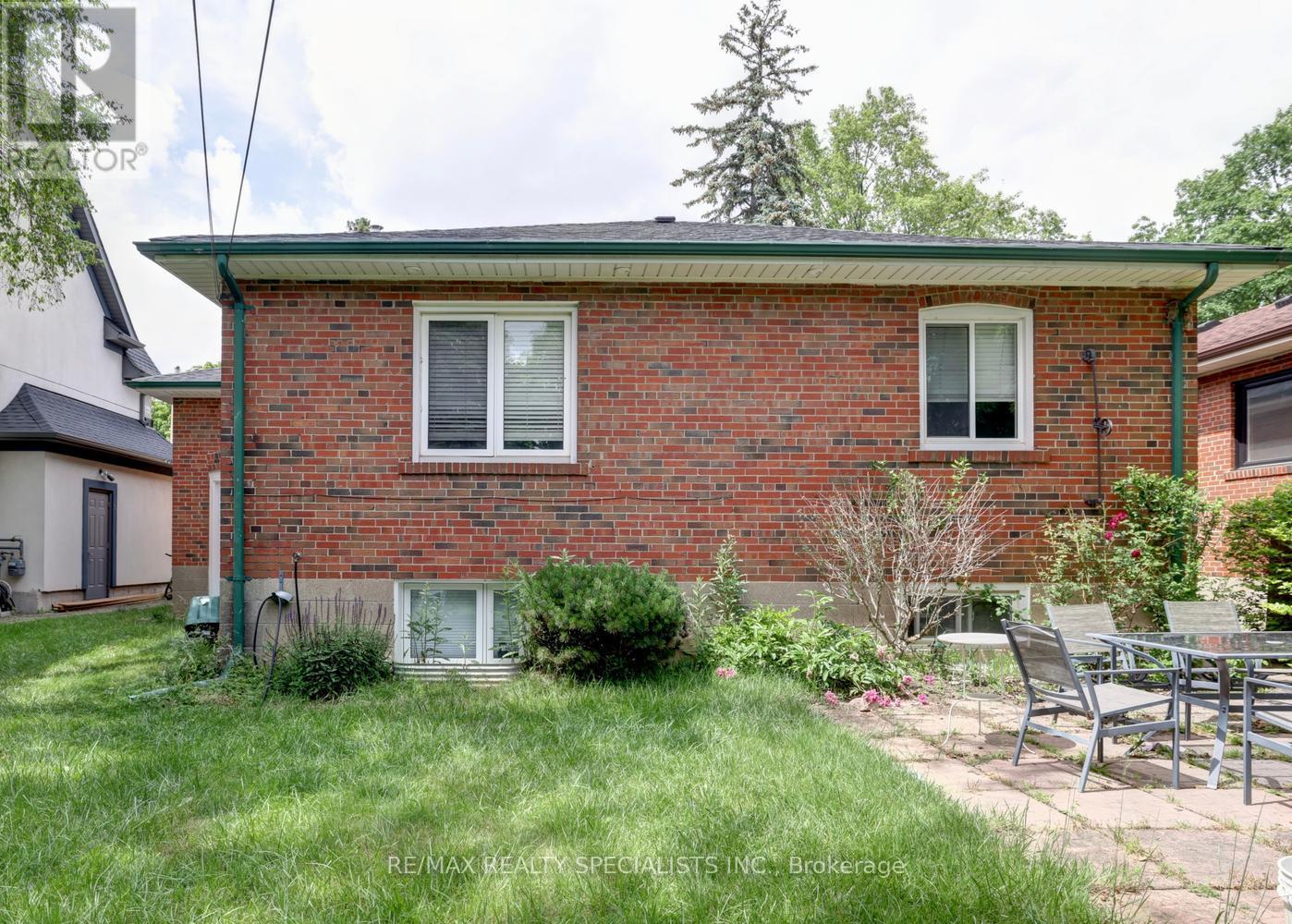 43 Firwood (Lower) Crescent, Toronto, Ontario  M9B 2V9 - Photo 19 - W13660042