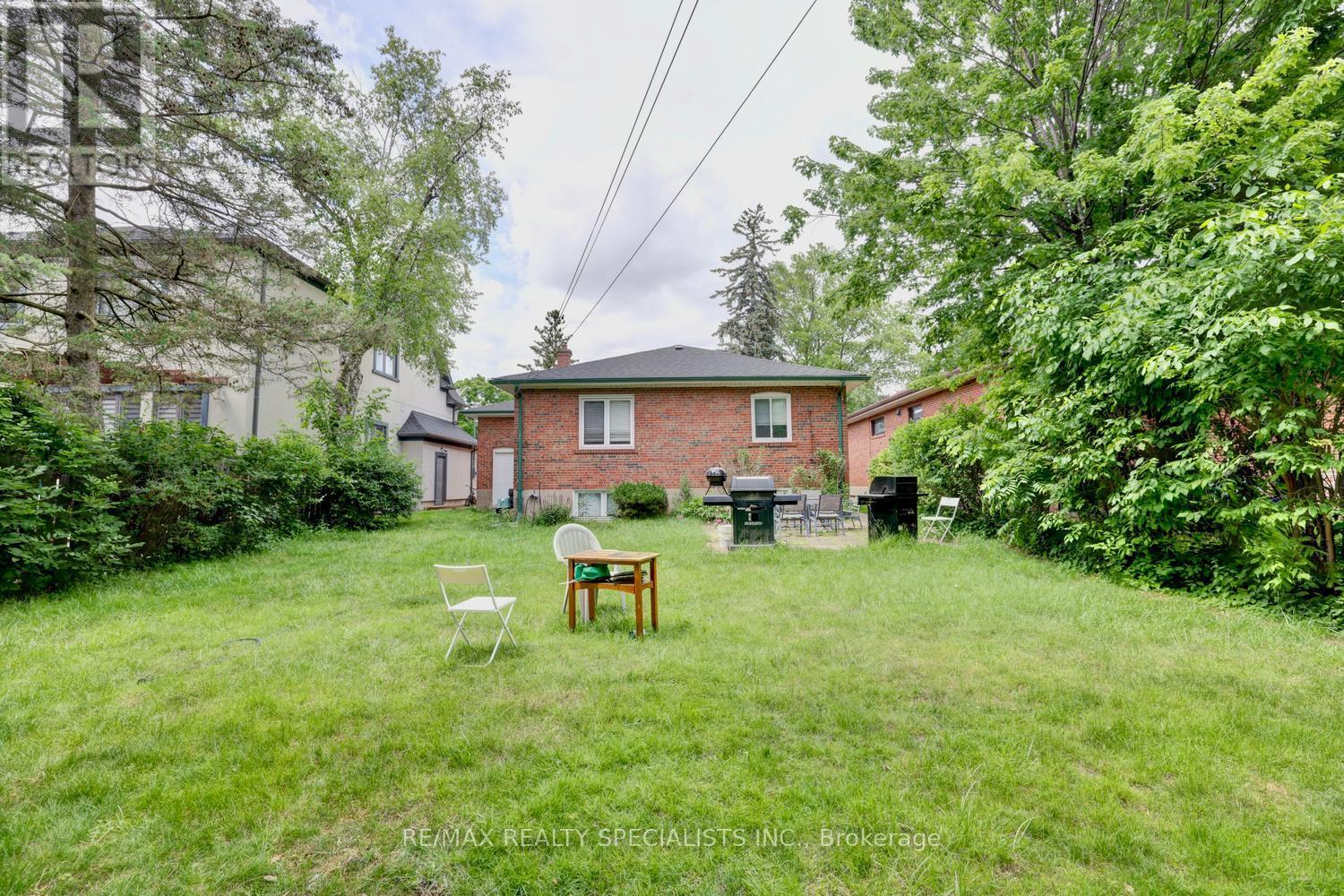 43 Firwood (Lower) Crescent, Toronto, Ontario  M9B 2V9 - Photo 21 - W13660042