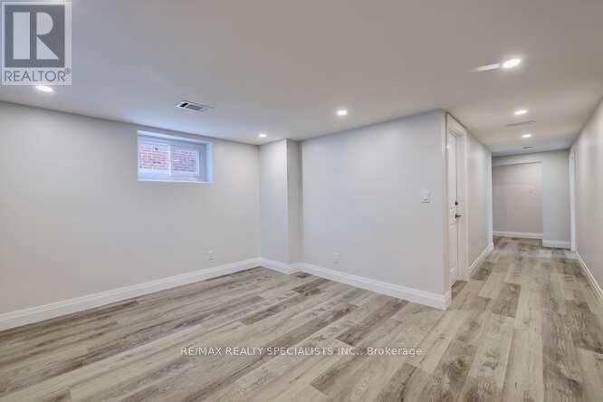 43 Firwood (Lower) Crescent, Toronto, Ontario  M9B 2V9 - Photo 6 - W13660042