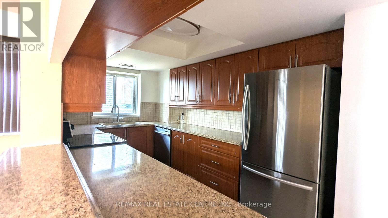 1515 - 300 Webb Drive, Mississauga, Ontario  L5B 3W3 - Photo 14 - W13660046